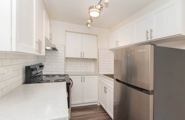 Avon Apartments North