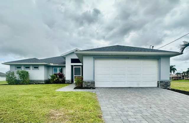 Photo of 4 Bedroom 2 Bathroom 2 Car Garage- NW Cape Coral Home with Screened Lania