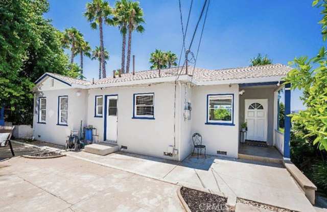 5305 Calatrana Drive