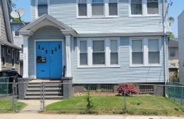 289 Pomona Ave