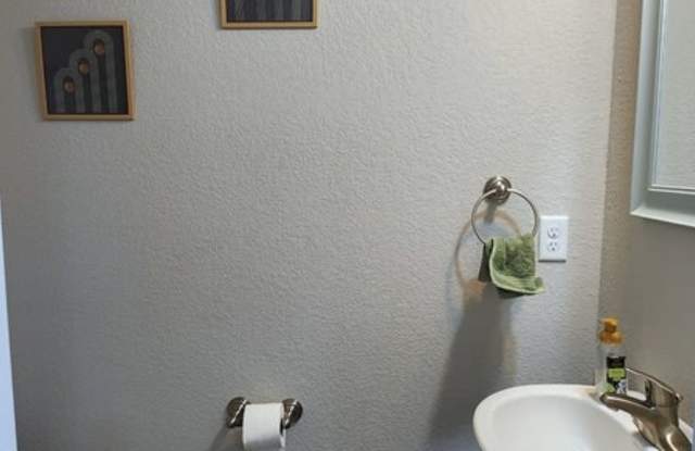 200 Seasons Circle - 1