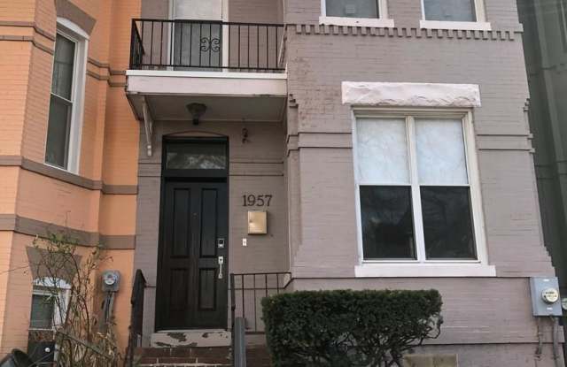 3br 2.5ba Victorian TH near Howard University in Ledroit Park