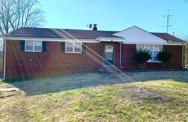 1202 Beverly Hills Dr - 1202 Beverly Hills Drive, Clarksville, TN 37040