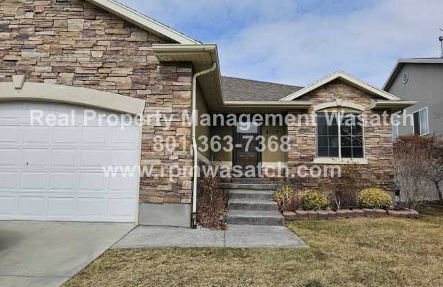 Photo of Come Check Out This Newly Updated 5 Bedroom 3 bathroom Home in South Jordan!