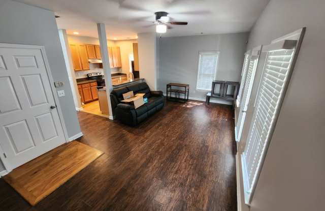 Room in 3 Bedroom Home at 901 Hall St