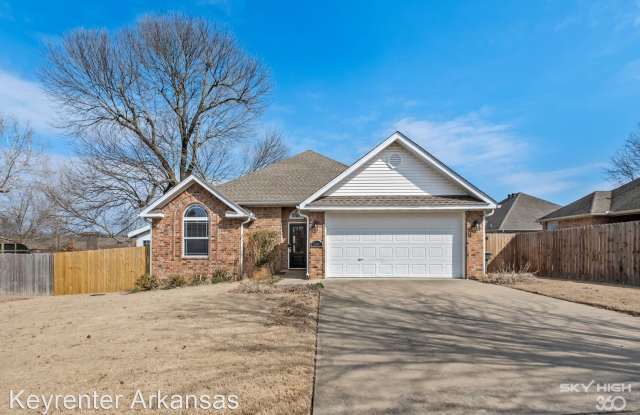 2444 N Southwick Dr - 2444 North Southwick Drive, Fayetteville, AR 72704