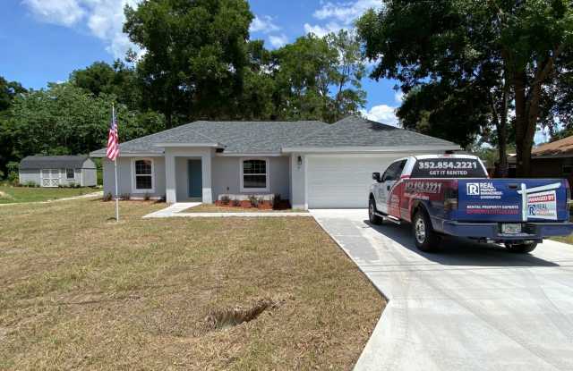Photo of Desirable SE Ocala Neighborhood 3/2/2 **Won't Last**