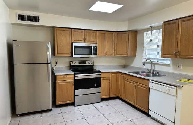 2621 South Calle Yucatan