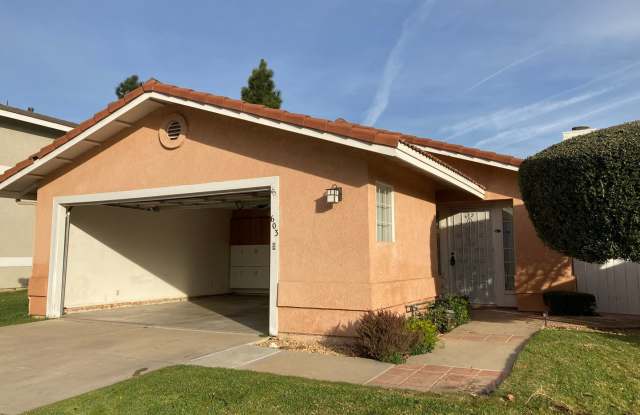 Spacious 2 Bedroom home with attached garage - $1,900