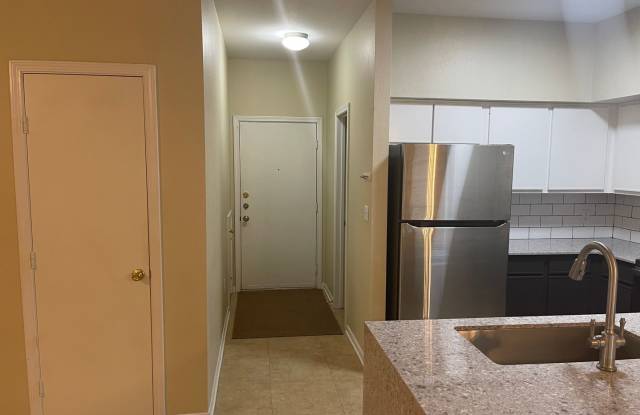 College Station - 4 Bedroom / 2.5 Bath / 2 Story Townhome in Canyon Creek Complex.
