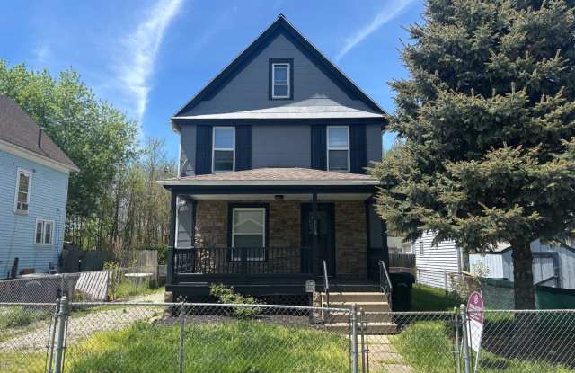 Charming 3-Bedroom Property in Prime Location