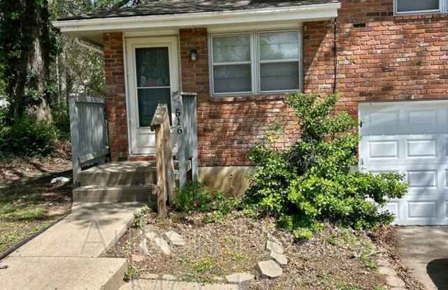 Photo of 516 E Short Ave