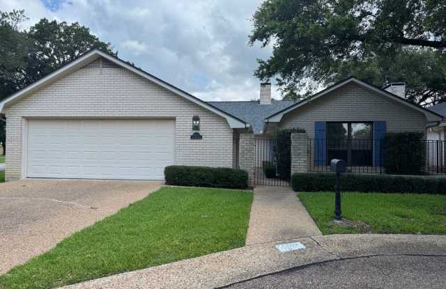 Beautiful Central Waco Home