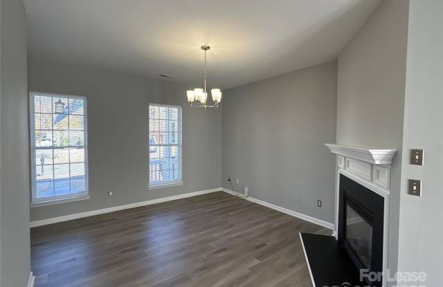 1301 Rising Oak Drive