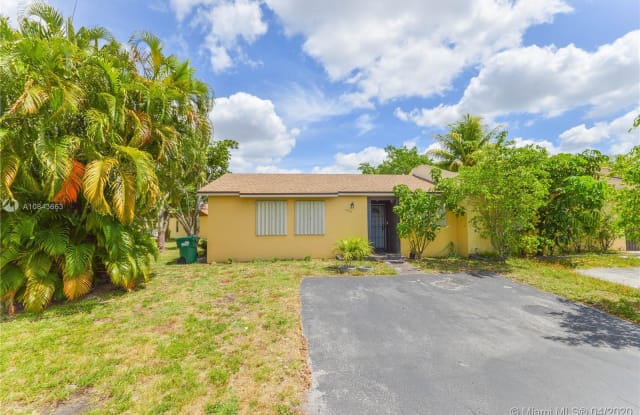 2859 NW 203rd Ln - 2859 Northwest 203rd Lane, Miami Gardens, FL 33056