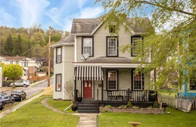 Stylish Victorian Home!