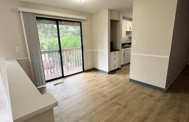 Renovated 3 bed, 2 bath Townhouse Style Duplex with Garage