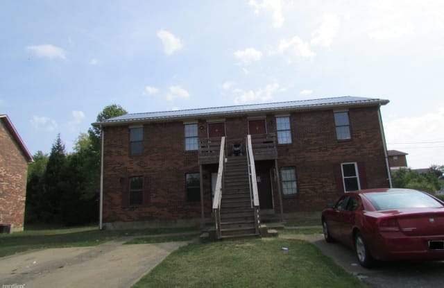 429 Woodcreek Dr Apt 2 - 429 Woodcreek Dr, Radcliff, KY 40160