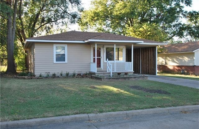 576 SE Elmhurst Avenue - 576 Southeast Elmhurst Avenue, Bartlesville, OK 74006