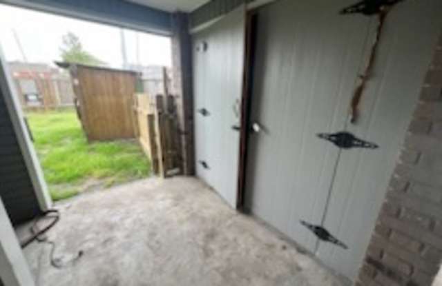 80 Stanton Hall Dr