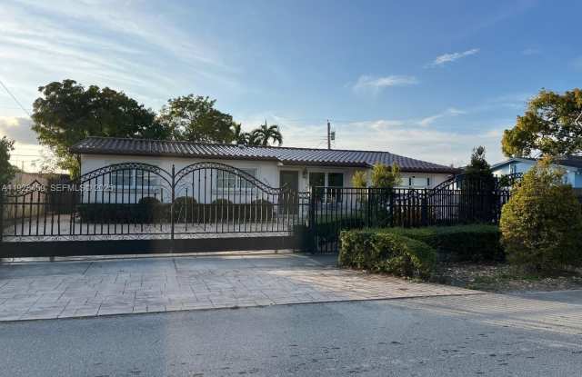 Photo of 3520 SW 104th Ave