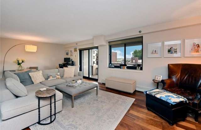 48 Groveland Terrace