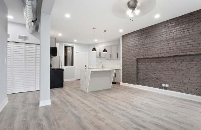 Photo of 7644 N Eastlake Terrace