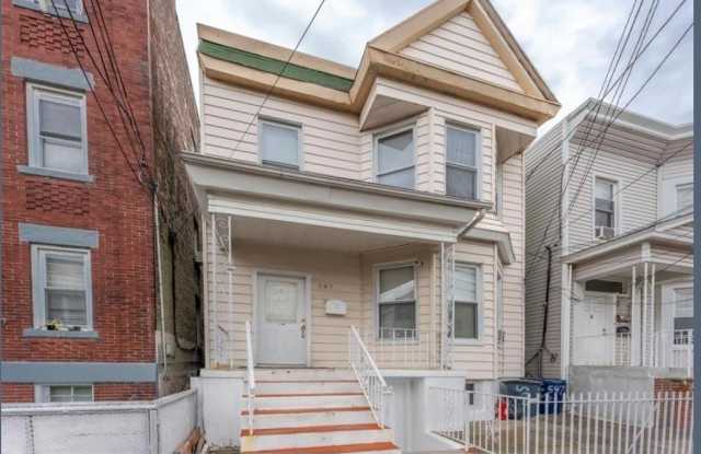 Photo of 547 57TH ST