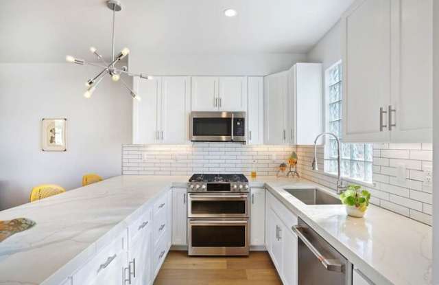 5425 Lauretta Street