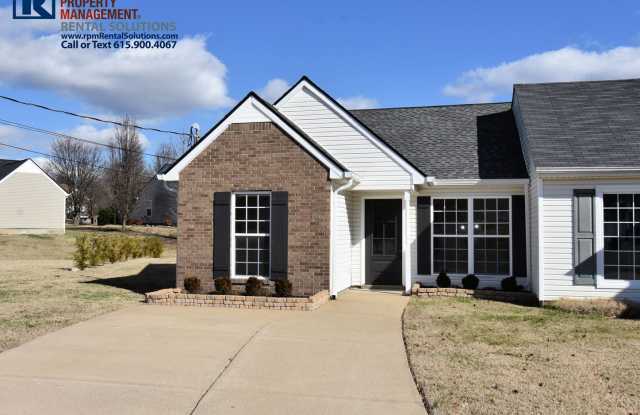 Photo of Adorable 2 bedroom 1-level duplex townhome in Smyrna close to Nissan, washer/dryer included!