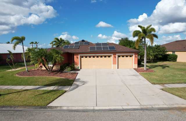 3 Bedroom - 2 Bath - 3 Car Garage - Solar Panels