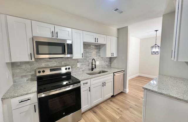 **OFFERING REFUNDABLE APPLICATION FEES & $100 MOVE IN PROMOTION** Newly Remodeled 2BD, 1.5BA Raleigh Condo in a Prime Location Near NC State University and Downtown Raleigh