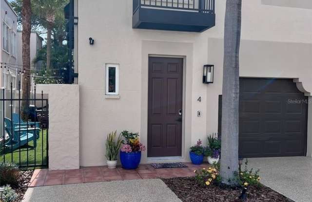 411 S MELVILLE AVENUE