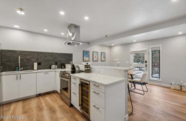 1404 Deer Valley Drive