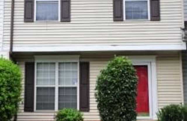 2412 E ROSECROFT VILLAGE CIR - 2412 East Rosecroft Village Circle, Glassmanor, MD 20745