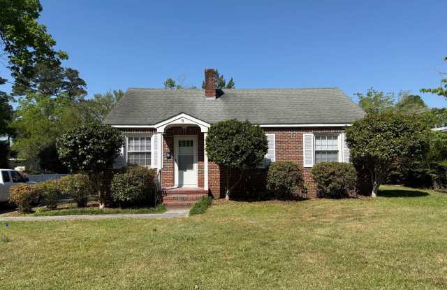 Charming 3 bedroom home in the Downtown area