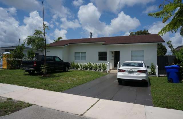 300 SW 52nd Ave