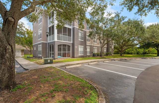 Freshly Updated 2-Bedroom Apartment with Great Amenities