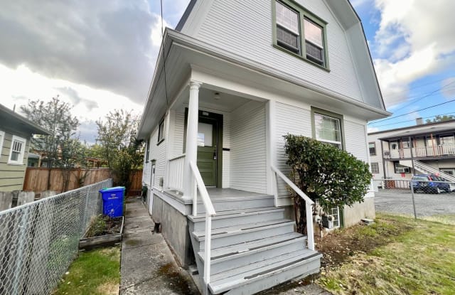 927 SE 45th Ave. - 927 Southeast 45th Avenue, Portland, OR 97215