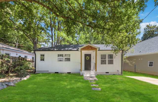 4 Bedroom For Rent/ Fully Furnished Student Housing/Travel Nurse Packages available.