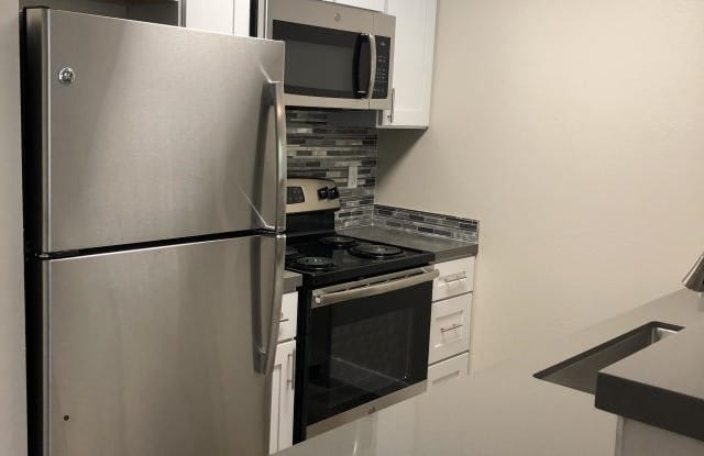 400 E Remington Dr Unit A21