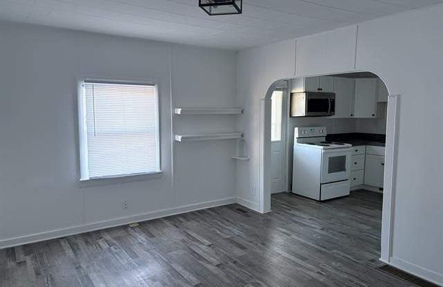 815 E CLINTON Street