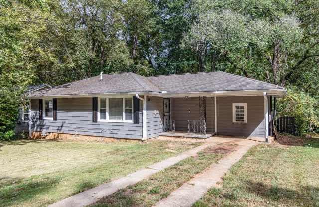 Charming 3BR/1BA Ranch Home with Fenced Backyard  Screened Porch