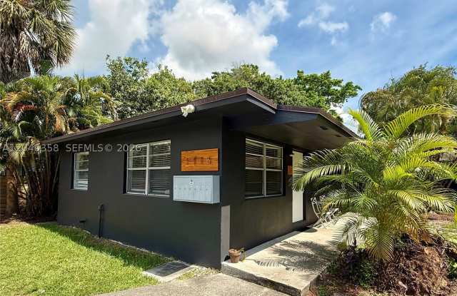 1415 SW 1st St