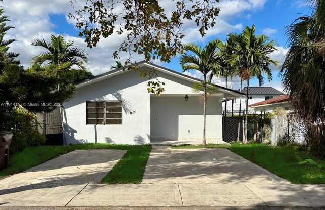 Photo of 1301 W 38th Pl