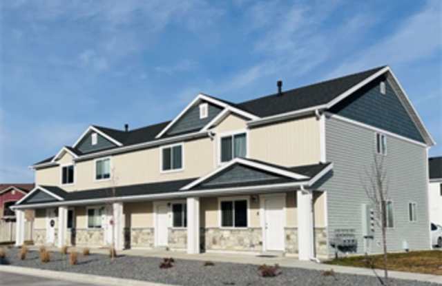 Photo of 335 N 2650 W