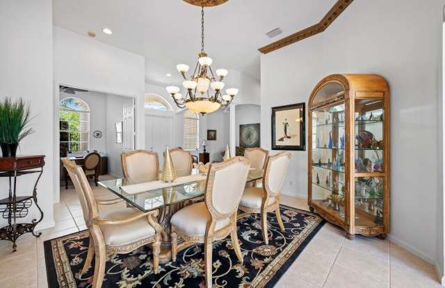 11727 Paradise Cove Lane