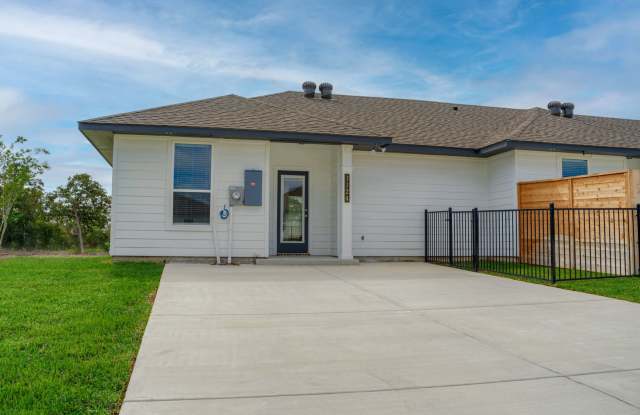 Live, love, and grow in this charming townhome!