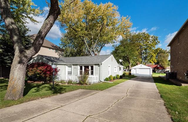 1674 KIRKTON Drive - 1674 Kirkton Drive, Troy, MI 48083