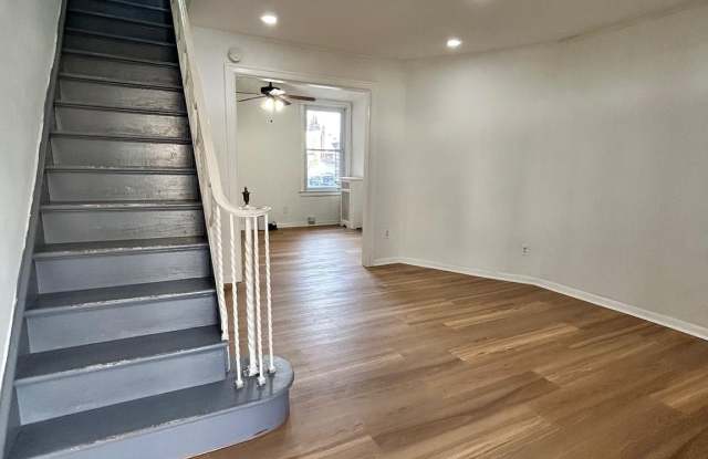 5828 N AMERICAN Street